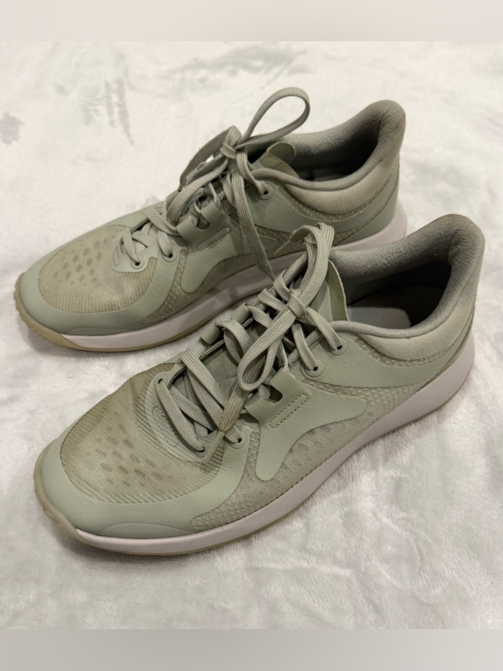 Lululemon Womens Strongfeel Training Shoes Sz 7 Sage green
